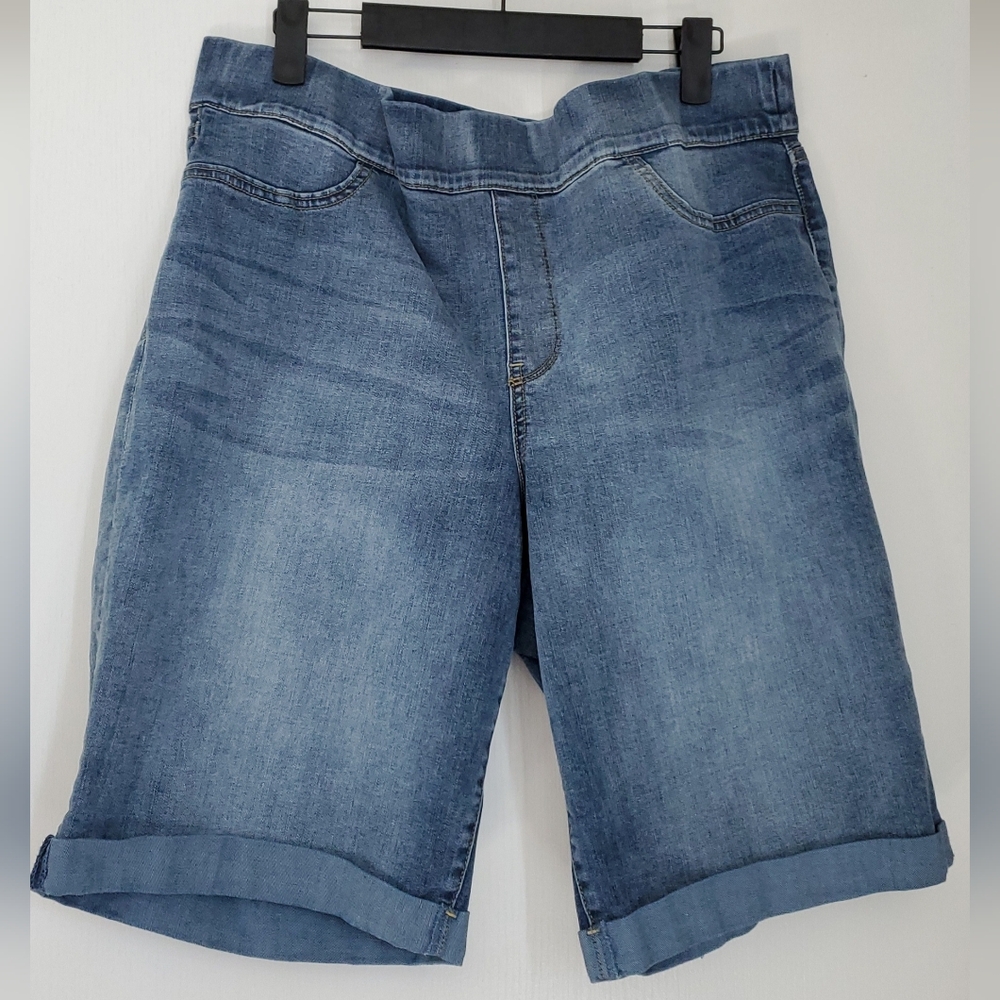 Stitch Fix NYDJ Light Wash Stretch Denim Cuff Bermuda Shorts, Comfy Fit, Size 16